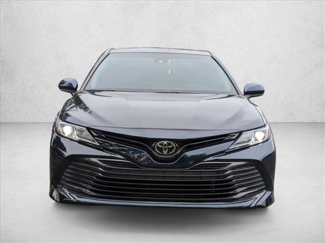 Used 2018 Toyota Camry LE image 2