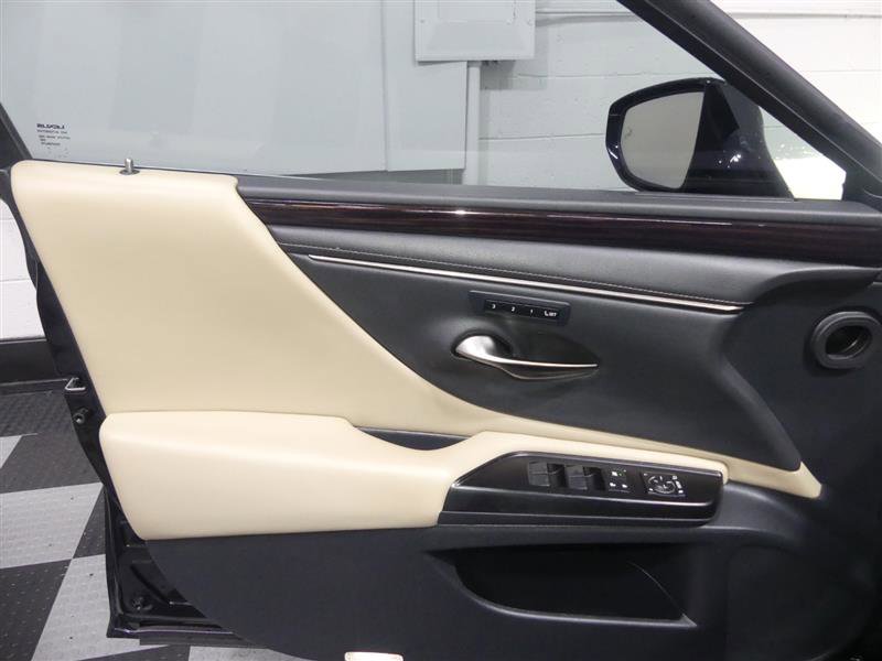 Used 2020 Lexus ES 350 w/ Premium Package image 18