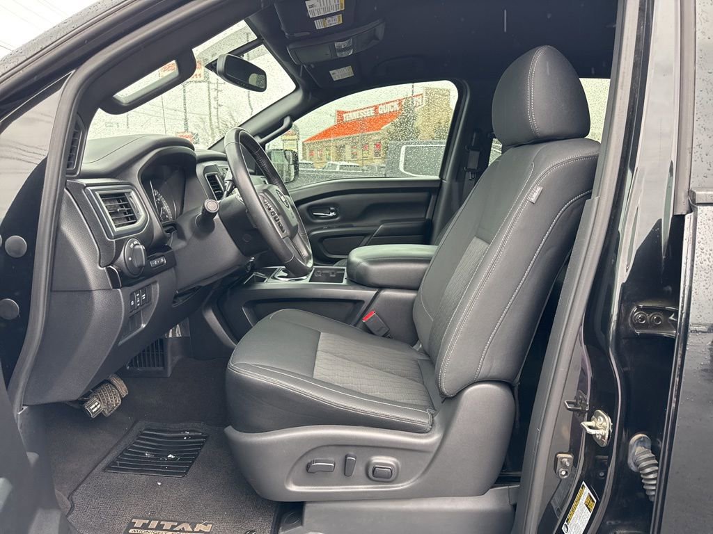 Used 2019 Nissan Titan SV w/ SV Convenience Package image 14