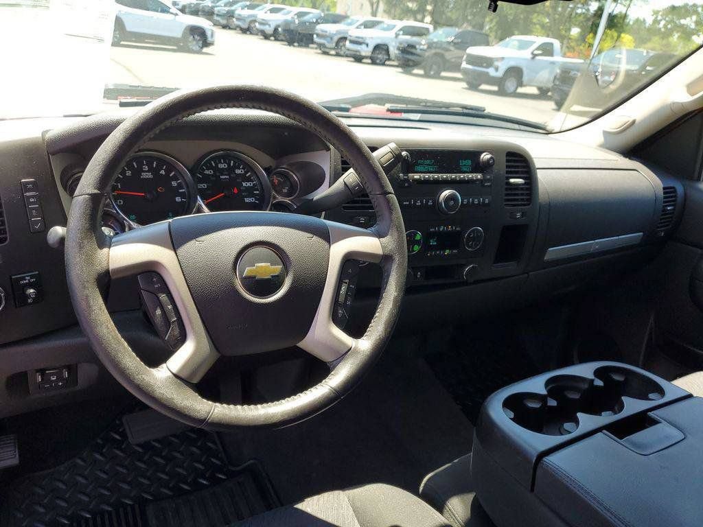 Used 2013 Chevrolet Silverado 1500 LT w/ All-Star Edition AWD/4WD image 7
