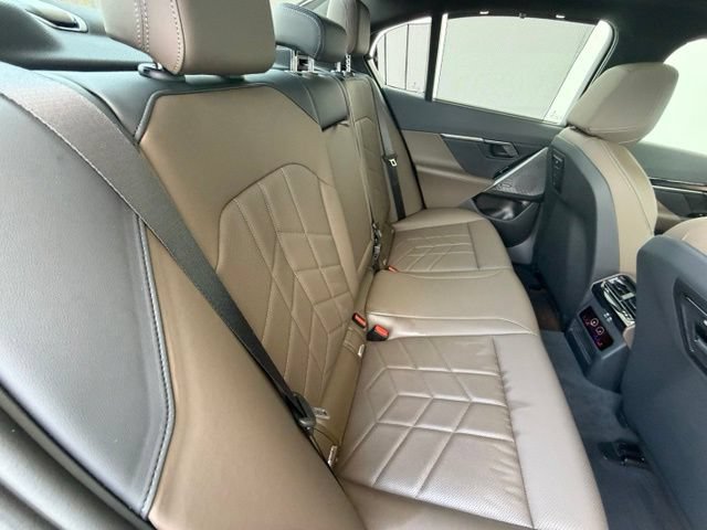 Used 2026 BMW 540i xDrive AWD/4WD image 32
