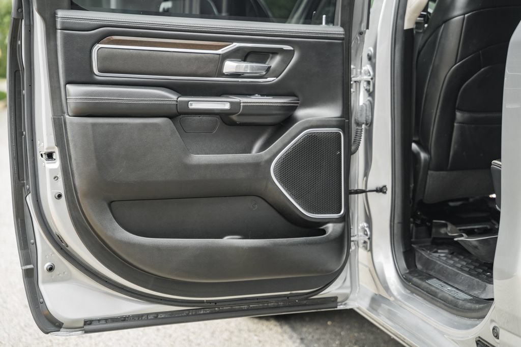 Used 2022 RAM 1500 Laramie AWD/4WD image 38