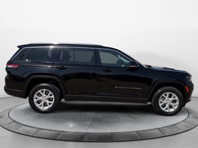 Used 2023 Jeep Grand Cherokee L Limited AWD/4WD image 2