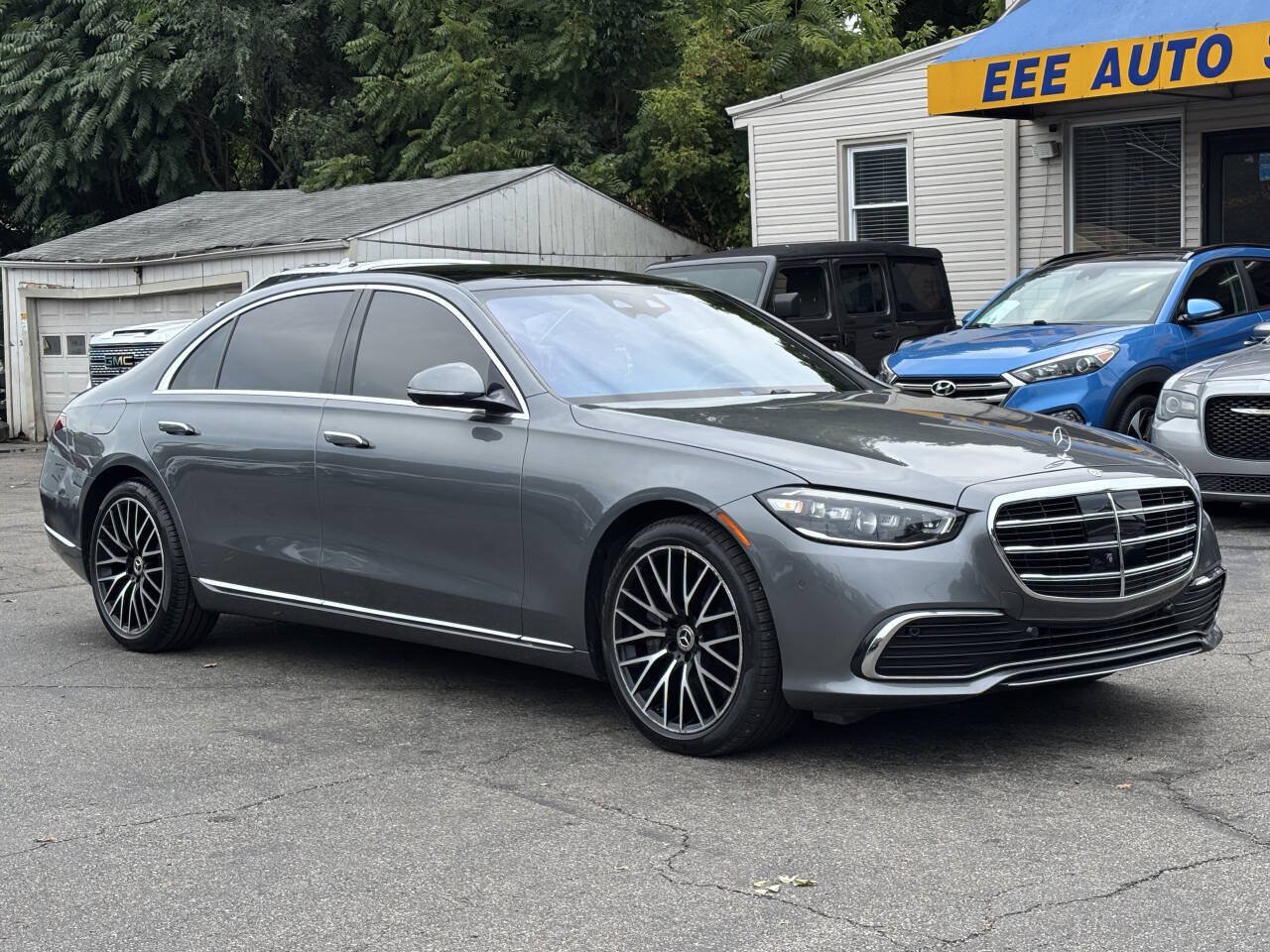Used 2023 Mercedes-Benz S 500 4MATIC image 2