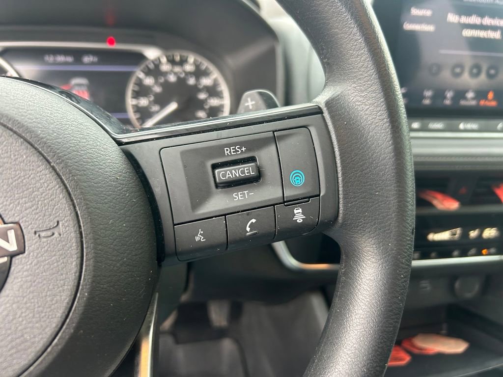 Used 2023 Nissan Rogue SV image 29