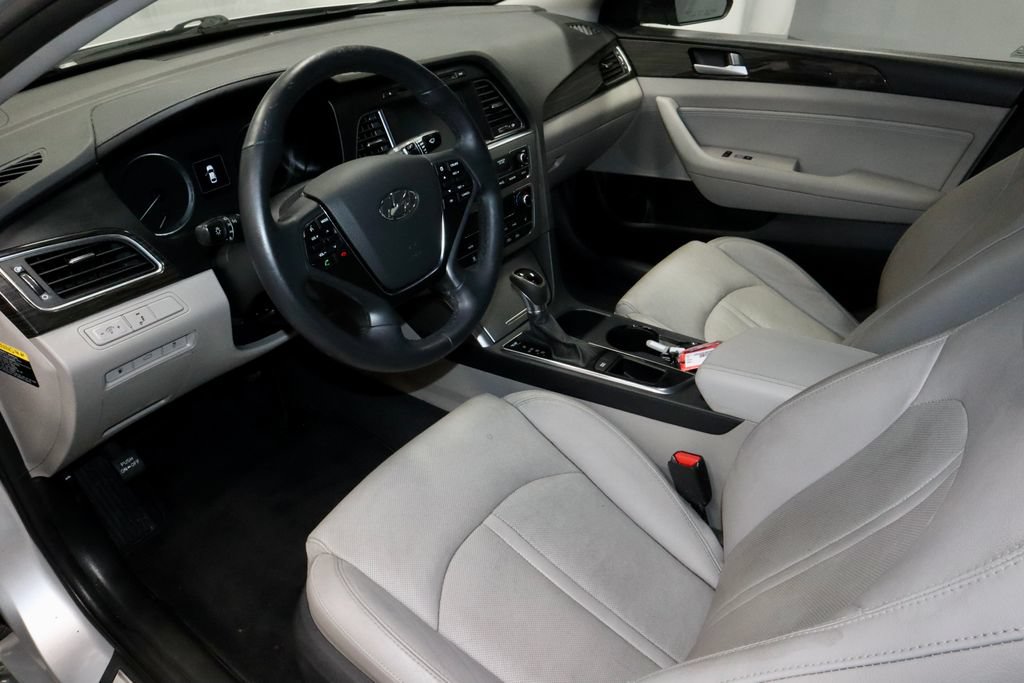 Used 2017 Hyundai Sonata Limited FWD image 25