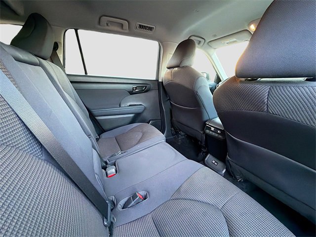 Used 2023 Toyota Highlander L image 26