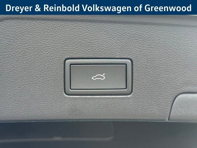 New 2026 Volkswagen Atlas Cross Sport SEL R-Line image 32