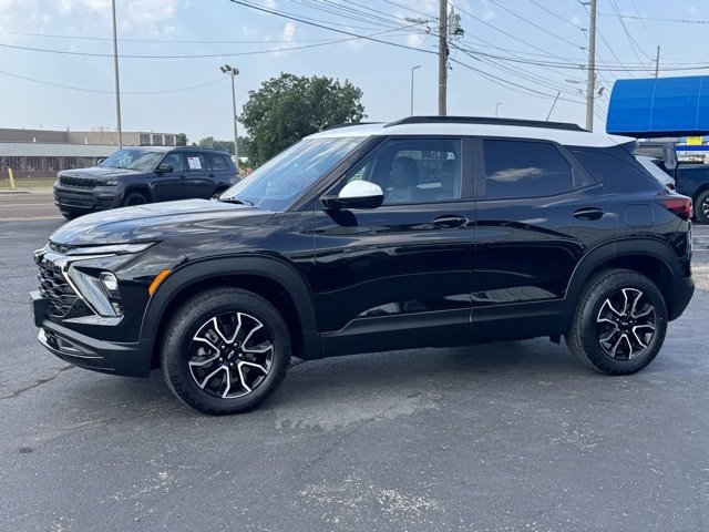Used 2024 Chevrolet TrailBlazer ACTIV w/ Driver Confidence Package image 3