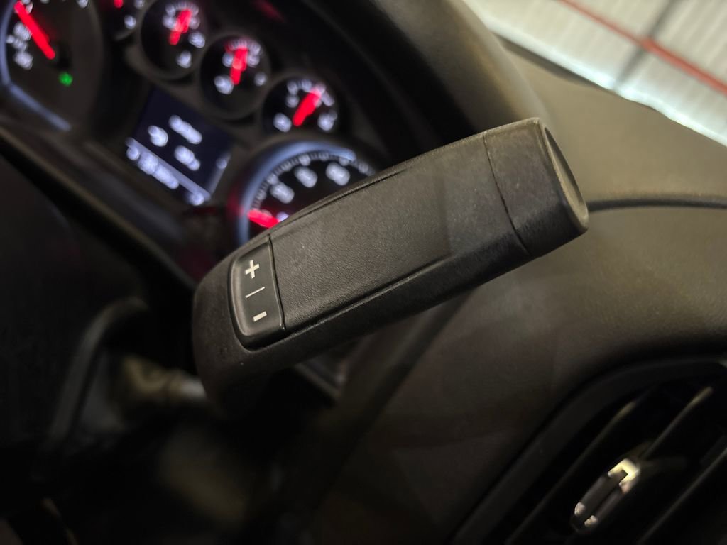 Used 2023 Chevrolet Silverado 1500 Custom image 25