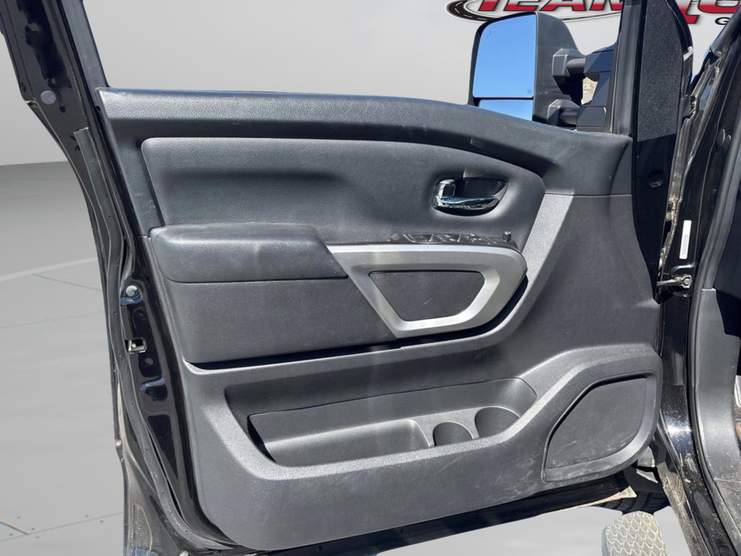 Used 2020 Nissan Titan SV w/ SV Convenience Package image 26