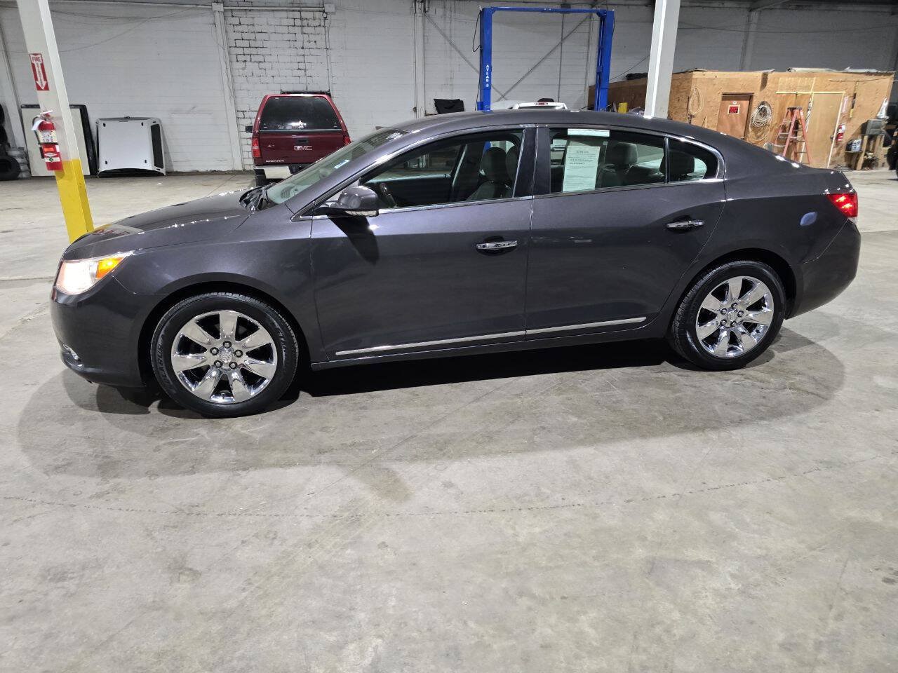 Used 2013 Buick LaCrosse Premium FWD image 3