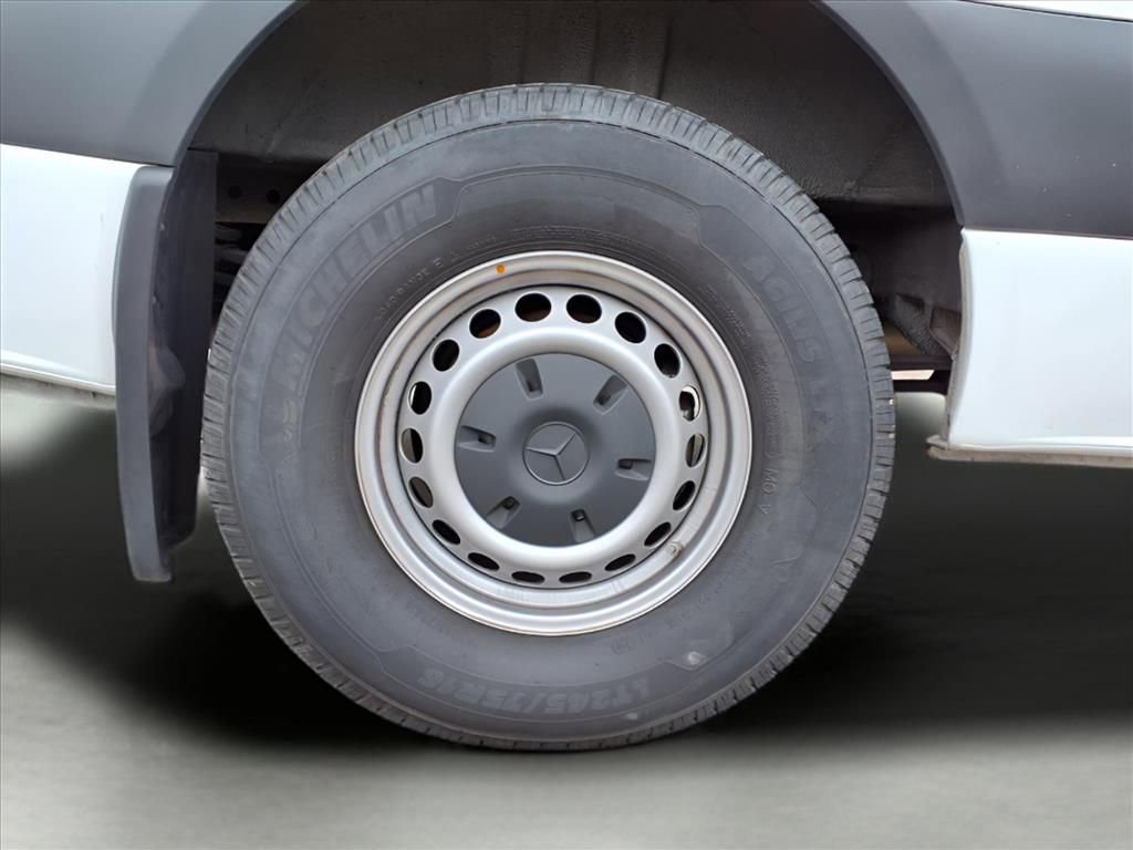 Used 2024 Mercedes-Benz Sprinter 2500 image 9