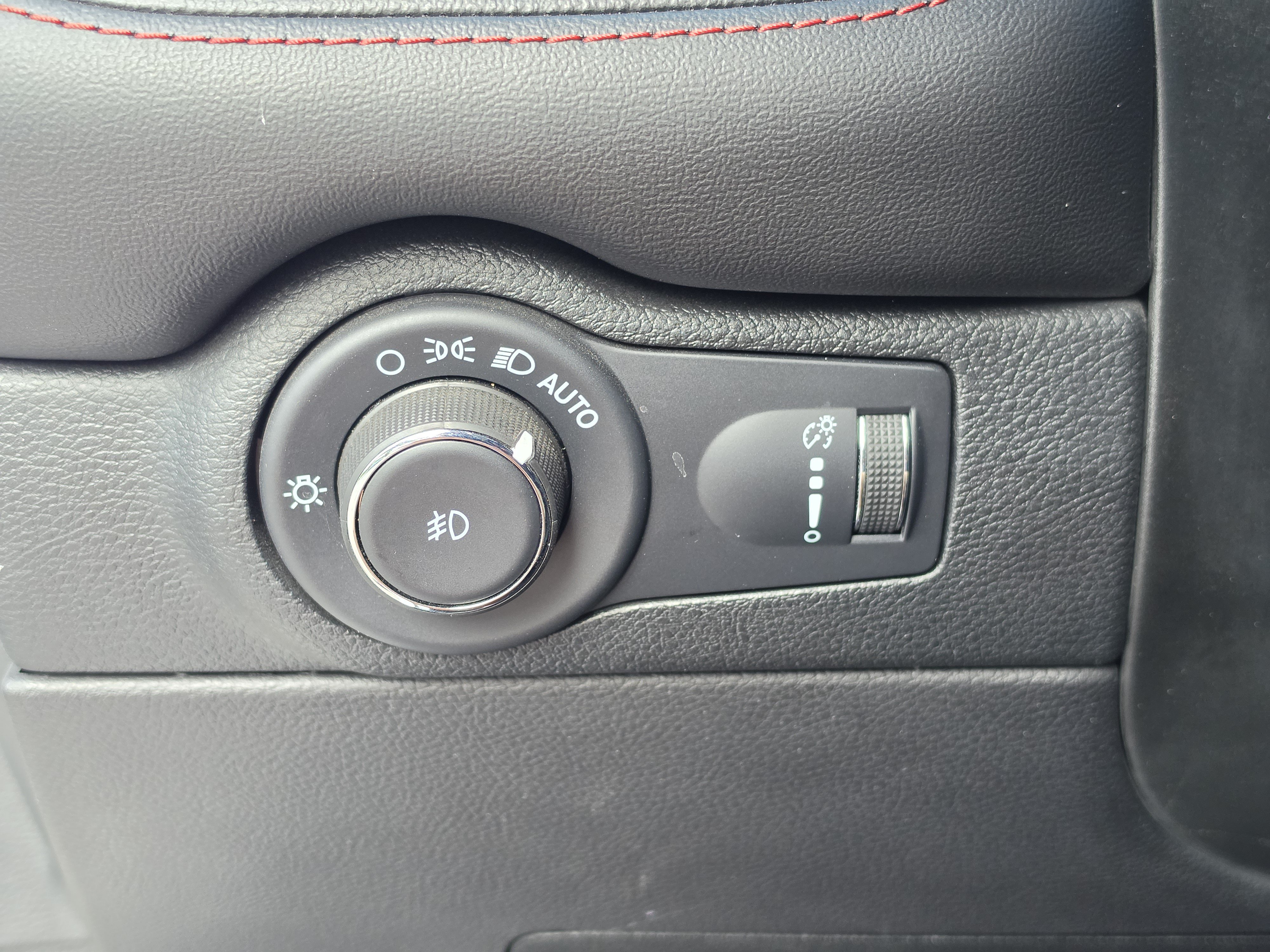 Used 2023 Dodge Durango R/T RWD image 35