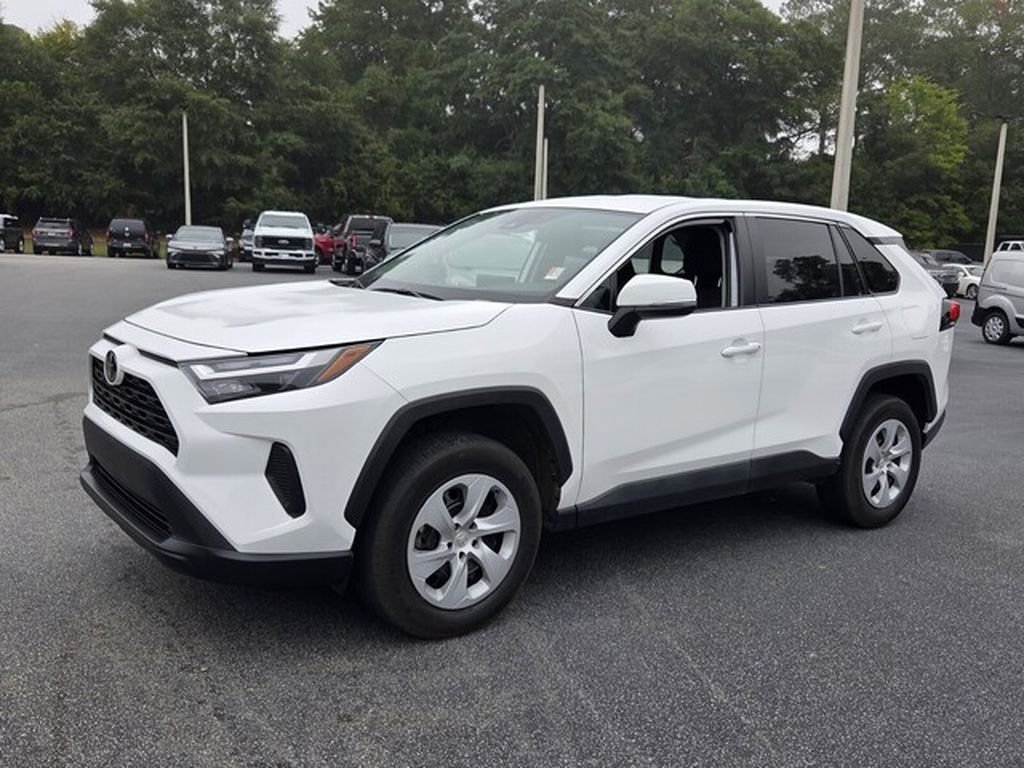 Used 2024 Toyota RAV4 LE FWD image 3