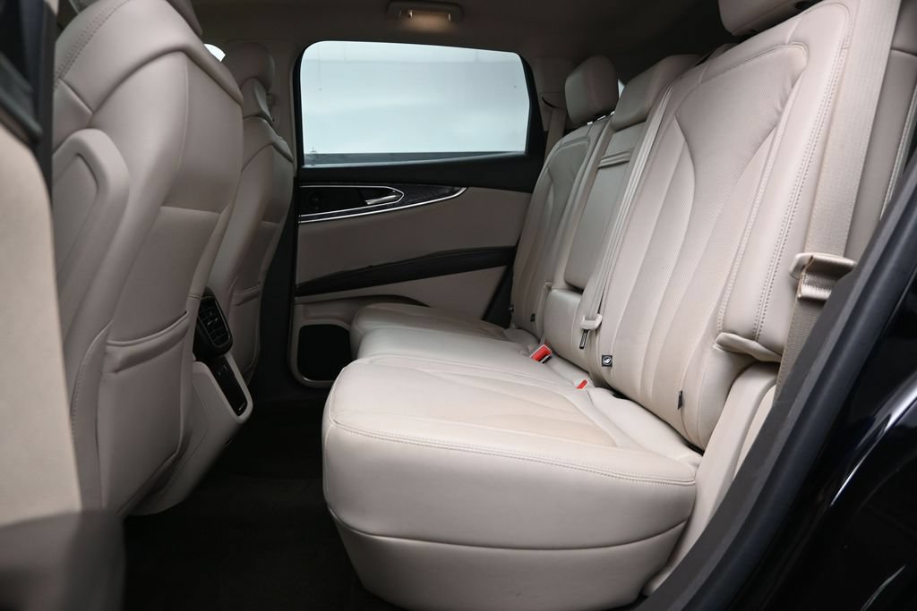 Used 2019 Lincoln Nautilus Reserve FWD image 17