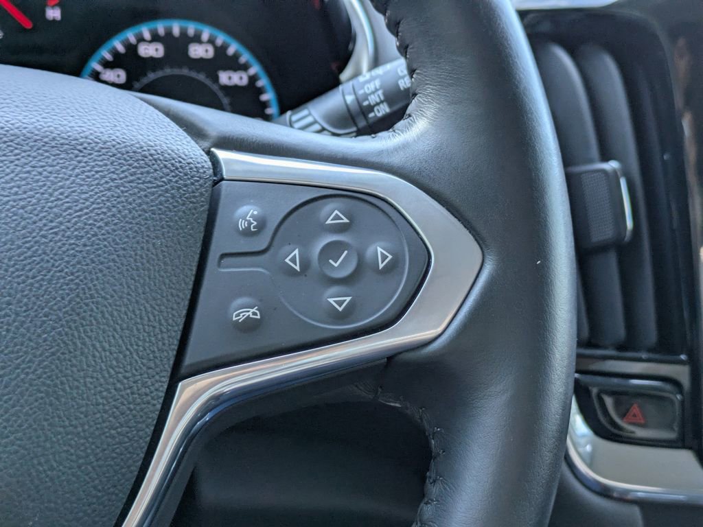 Used 2021 Chevrolet Traverse LT image 24