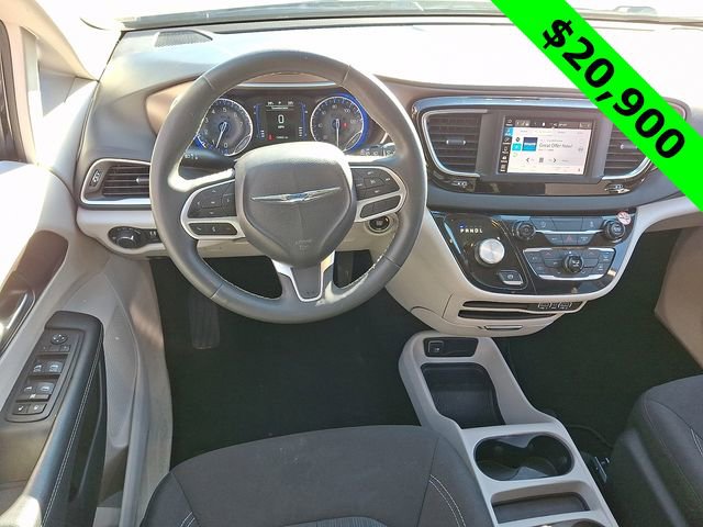 Certified 2023 Chrysler Voyager LX image 12