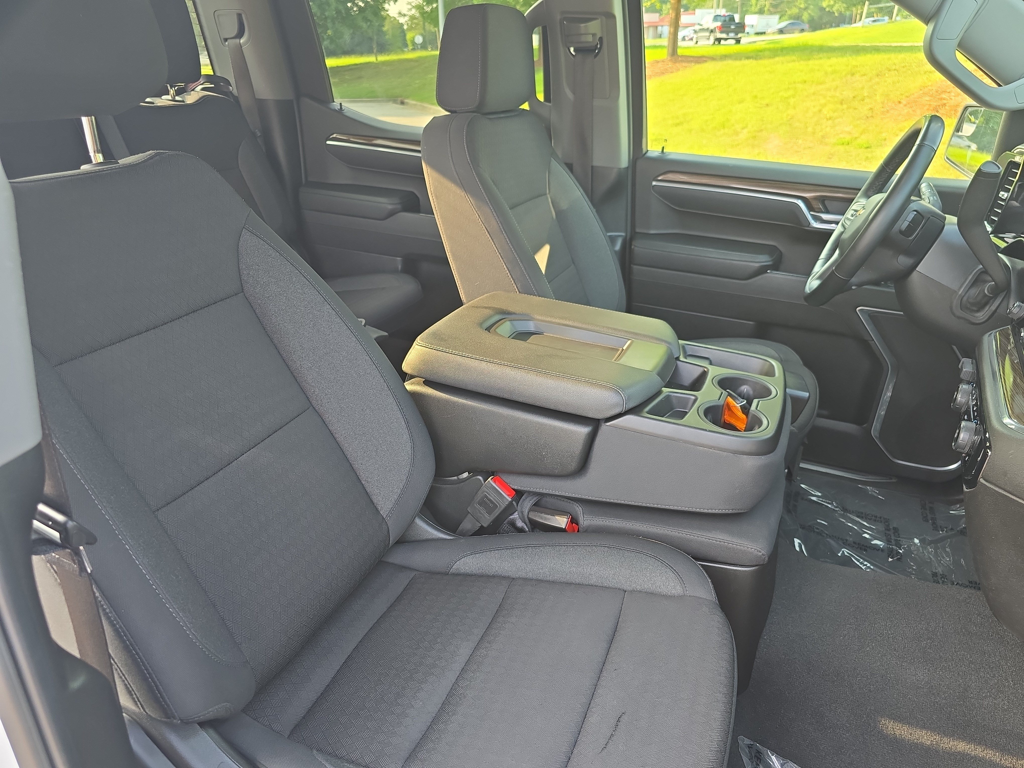 Used 2025 Chevrolet Silverado 1500 LT RWD image 10