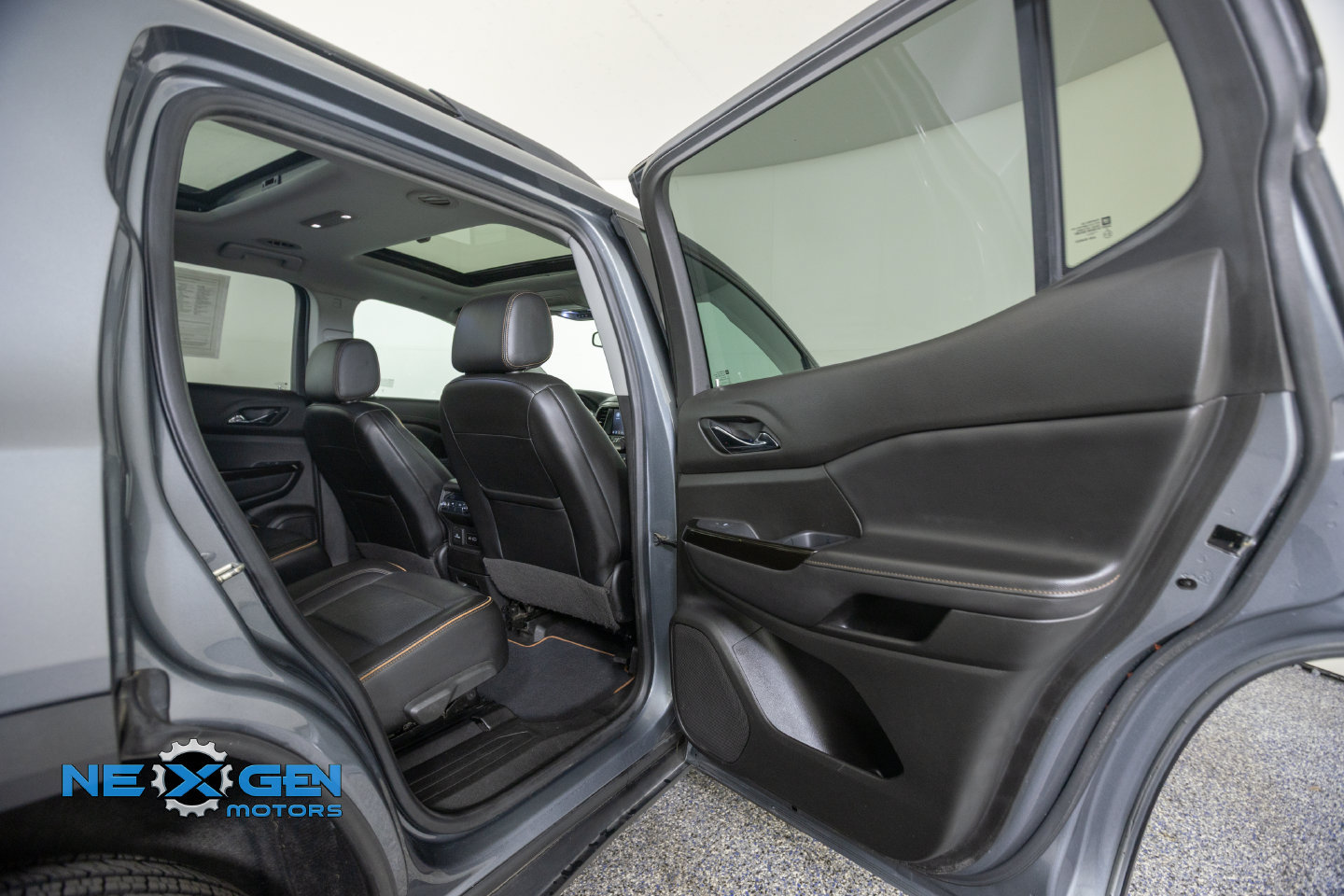 Used 2021 GMC Acadia AT4 w/ Trailering Package AWD/4WD image 40