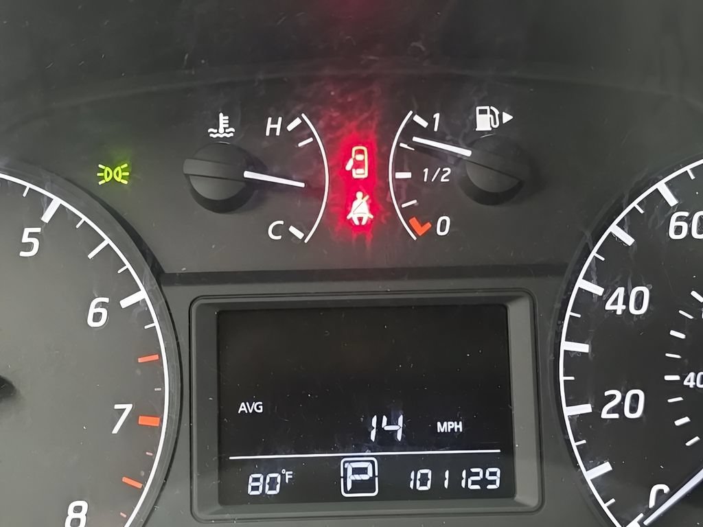 Used 2015 Nissan Sentra S FWD image 35