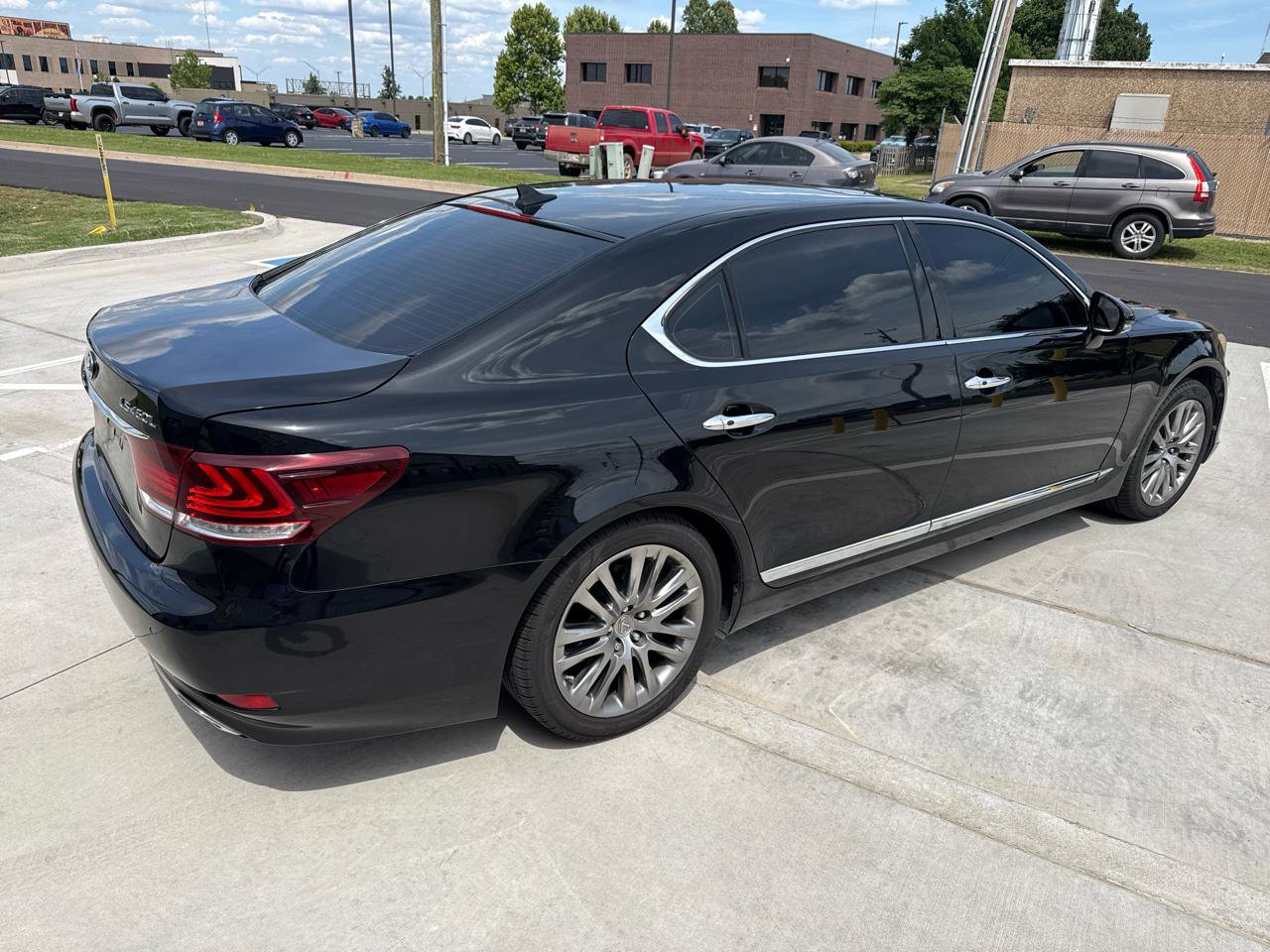 Used 2013 Lexus LS 460 L w/ Preferred Accessory Package RWD image 10