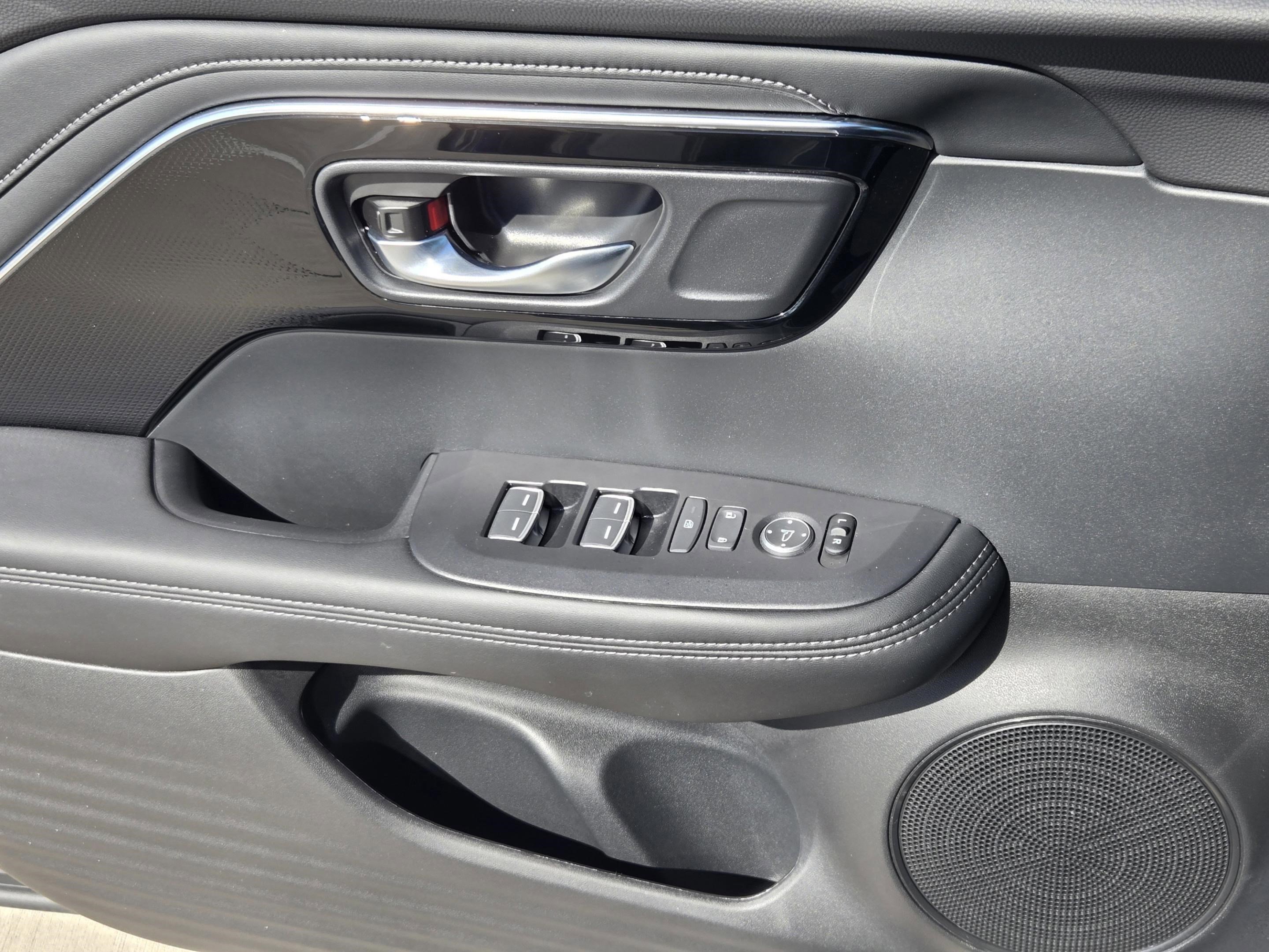 Certified 2025 Acura ADX Base image 20