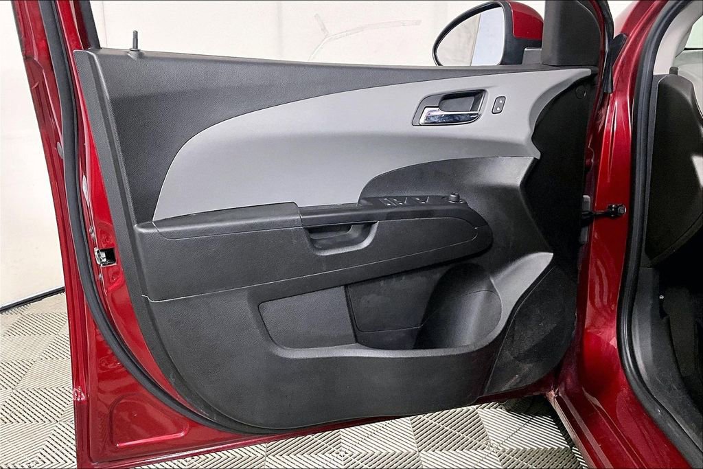 Used 2019 Chevrolet Sonic LT FWD image 22