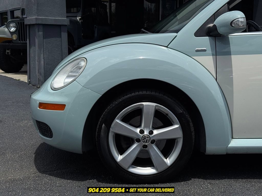 Used 2010 Volkswagen Beetle Final Edition FWD image 13