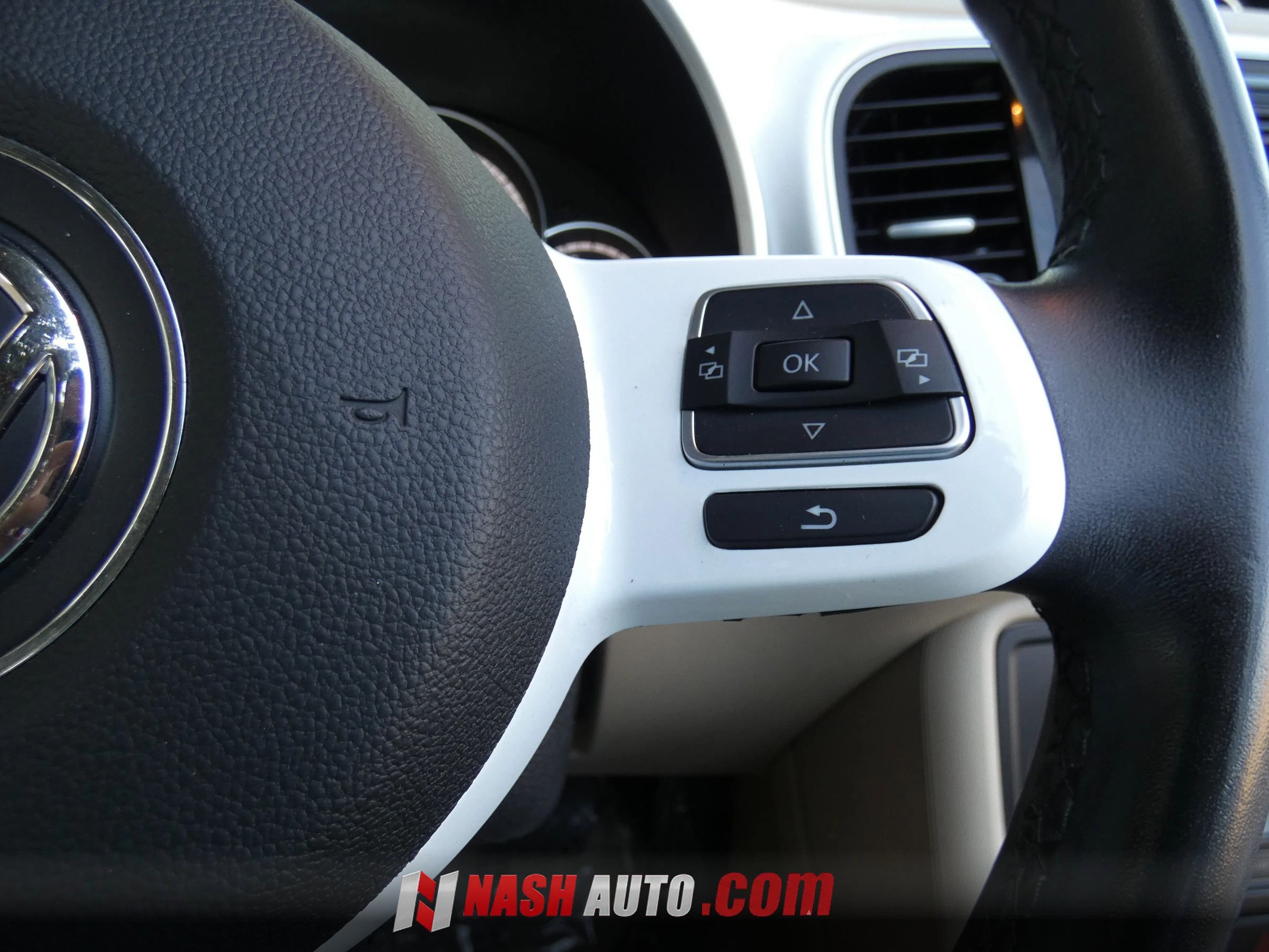 Used 2014 Volkswagen Beetle TDI FWD image 56