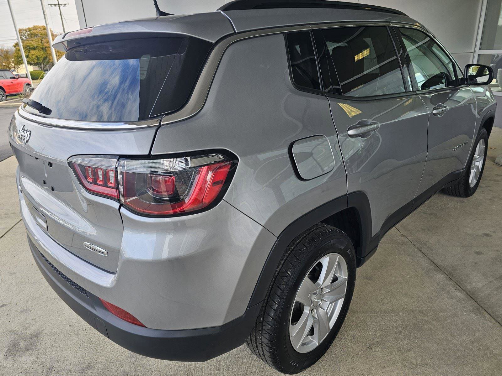 Used 2022 Jeep Compass Latitude image 5