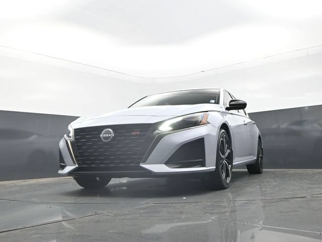Used 2023 Nissan Altima 2.5 SR FWD image 26