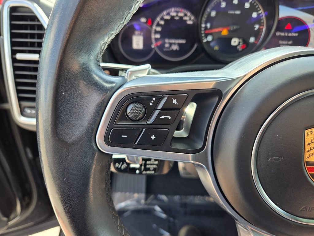 Used 2023 Porsche Cayenne S Platinum AWD/4WD image 28