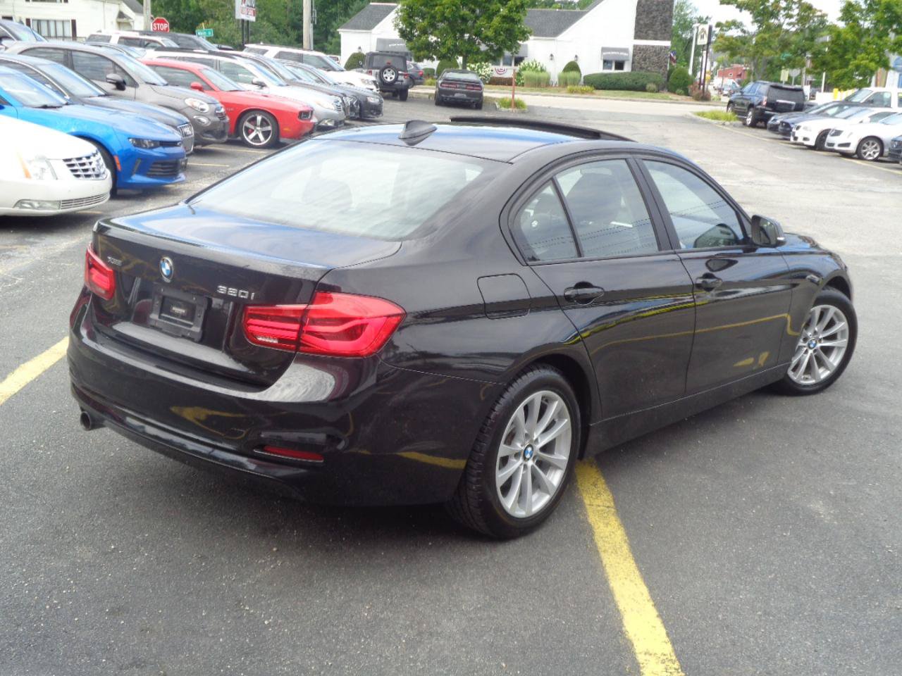 Used 2018 BMW 320i xDrive Sedan w/ Convenience Package AWD/4WD image 2