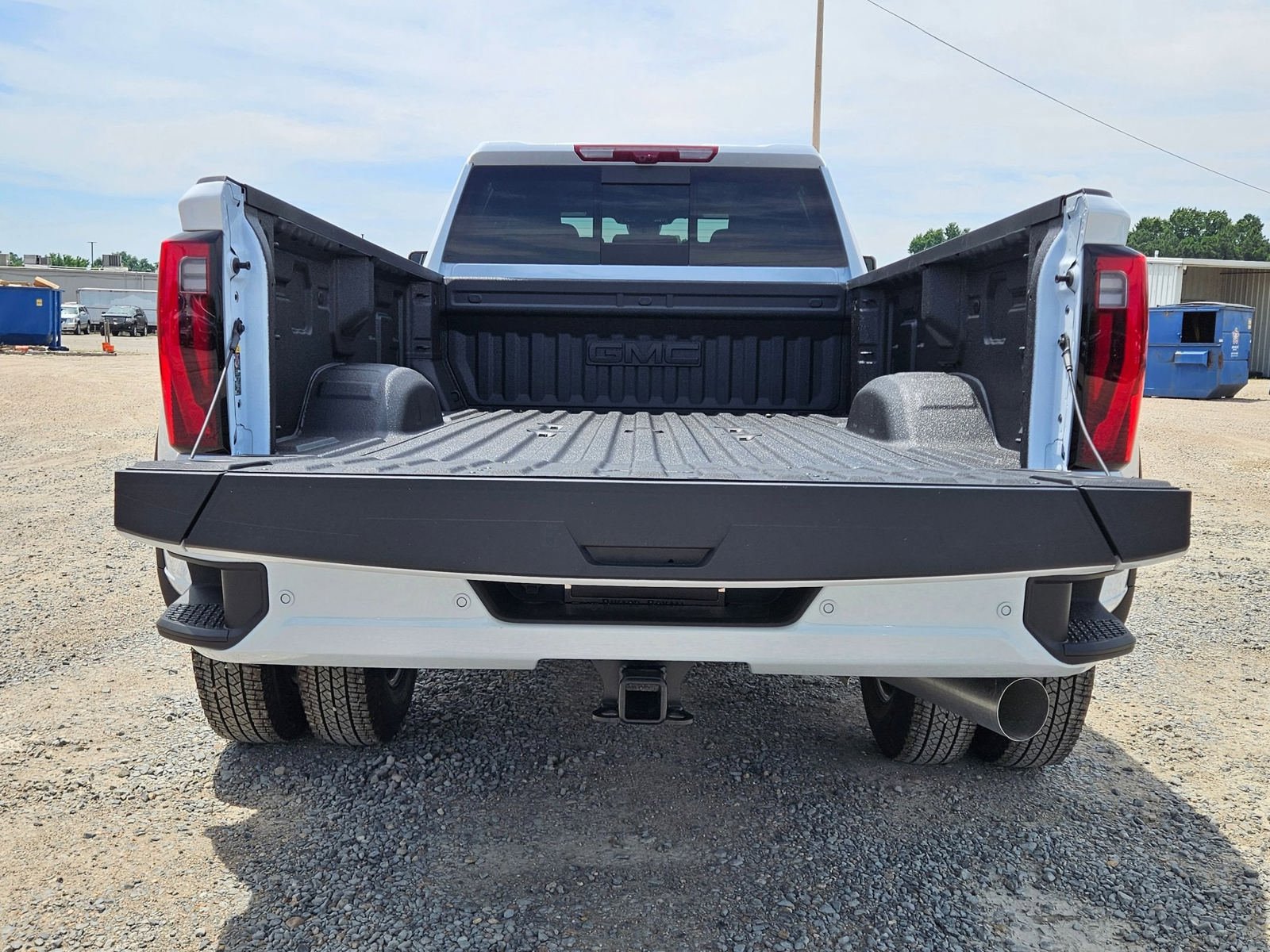 New 2026 GMC Sierra 3500 Denali w/ Denali Reserve Package AWD/4WD image 4