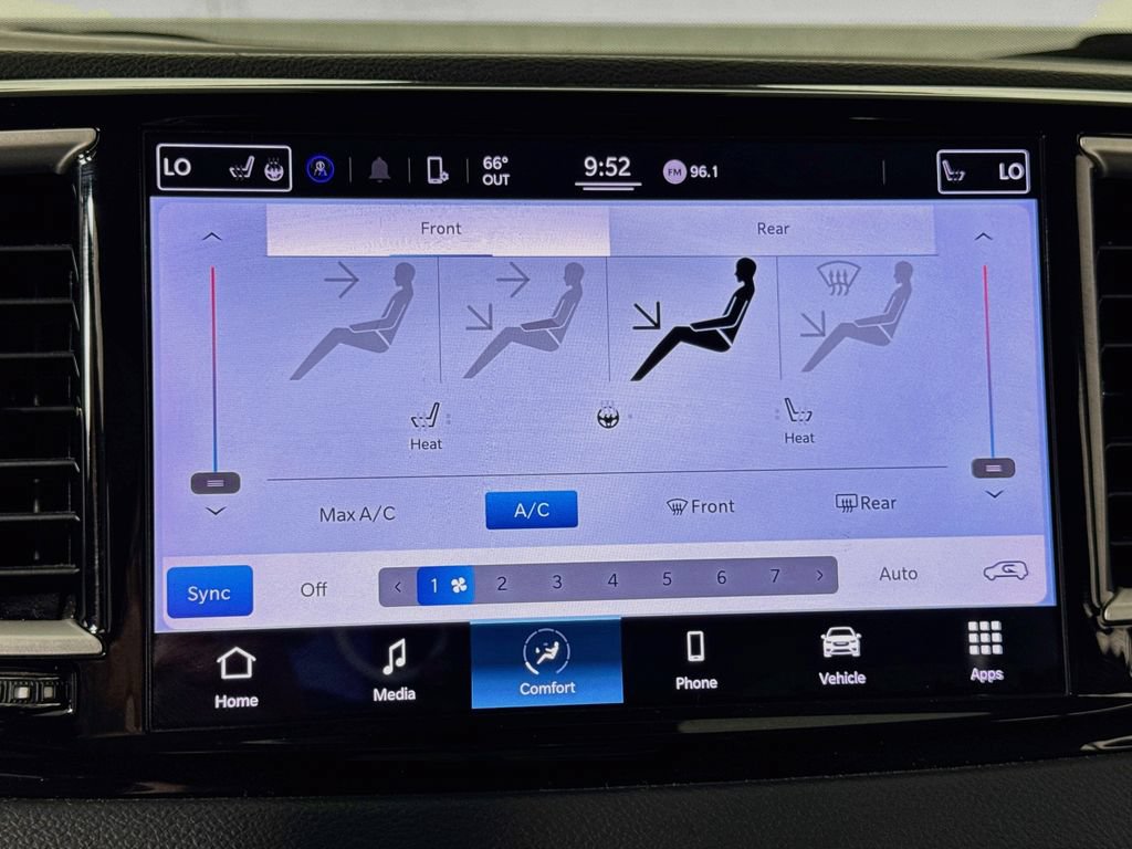 Used 2022 Chrysler Pacifica Touring-L FWD image 33