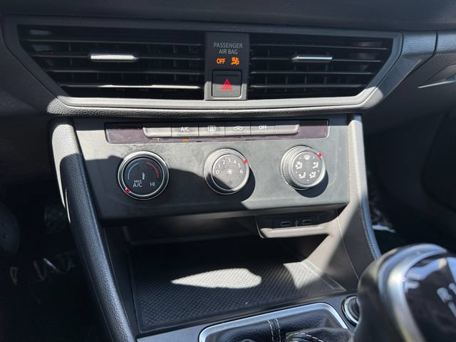 Certified 2022 Volkswagen Jetta S FWD image 17