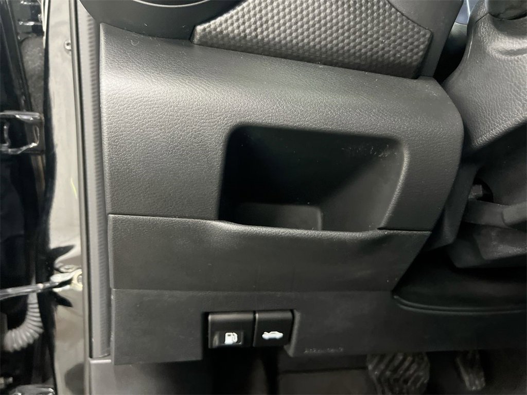 Used 2021 Nissan Kicks SV image 17