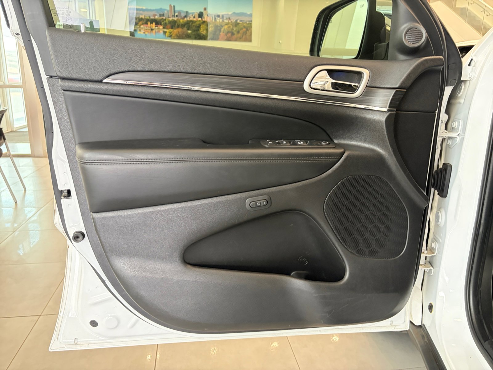 Used 2022 Jeep Grand Cherokee Limited image 15