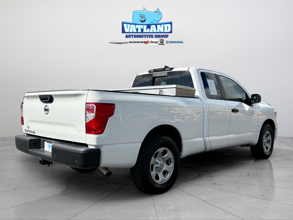 Used 2022 Nissan Titan S image 8