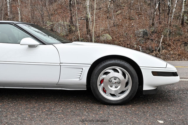 Used 1995 Chevrolet Corvette Coupe image 11