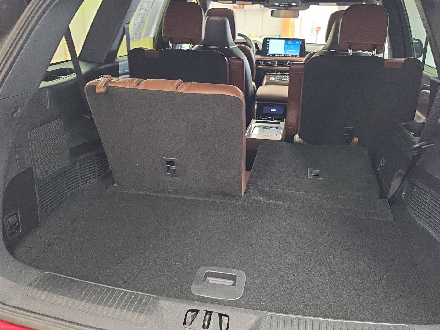 Certified 2025 Lincoln Aviator Reserve w/ Equipment Group 201A AWD/4WD image 15