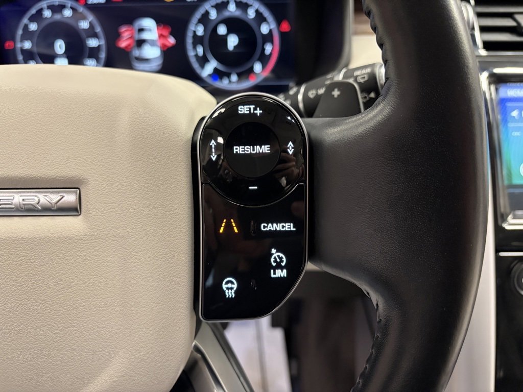 Used 2019 Land Rover Discovery HSE image 18