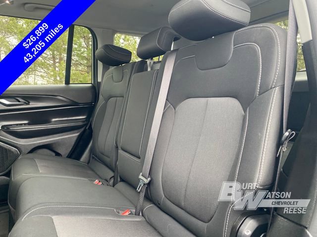 Used 2023 Jeep Grand Cherokee Laredo image 18
