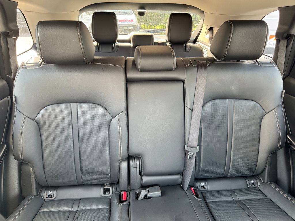 Used 2025 MAZDA CX-90 Plug-In Hybrid w/ Preferred AWD/4WD image 16