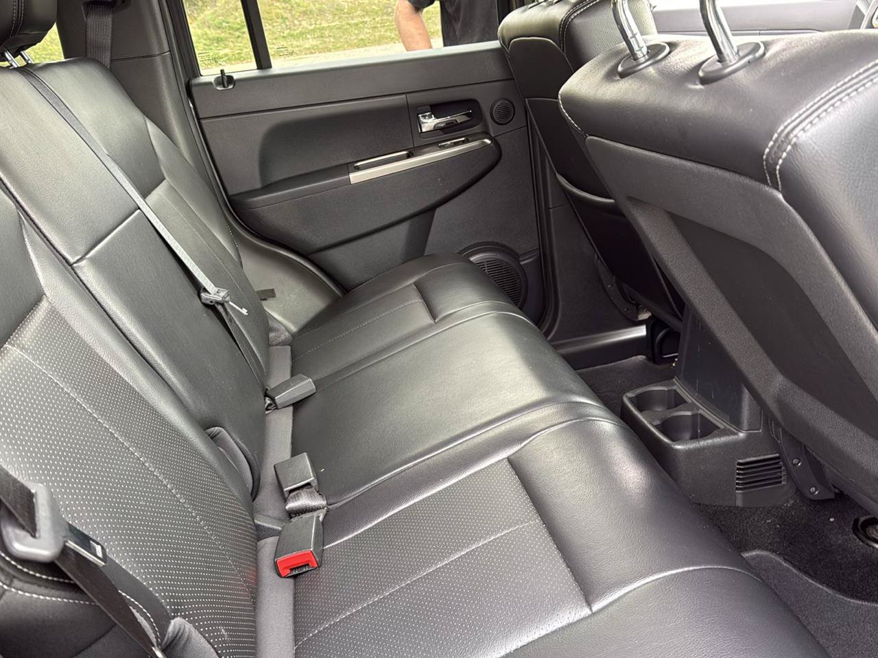 Used 2012 Jeep Liberty Limited Jet w/ Comfort/Convenience Group AWD/4WD image 25