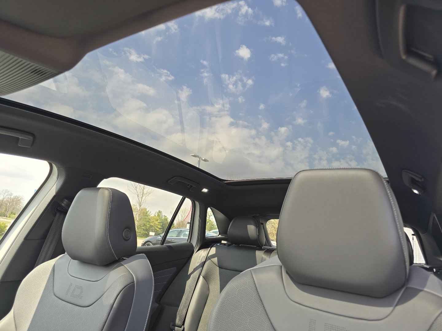 Certified 2023 Volkswagen ID.4 Pro S image 3