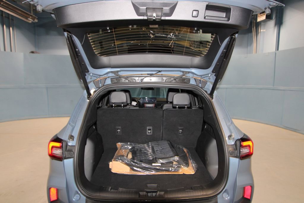 Used 2025 Ford Escape ST-Line Select w/ Tech Pack #1 AWD/4WD image 39