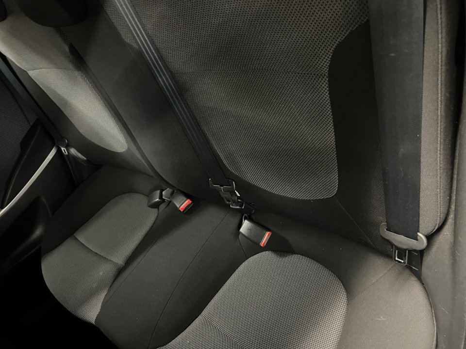 Used 2013 Hyundai Accent GS image 15