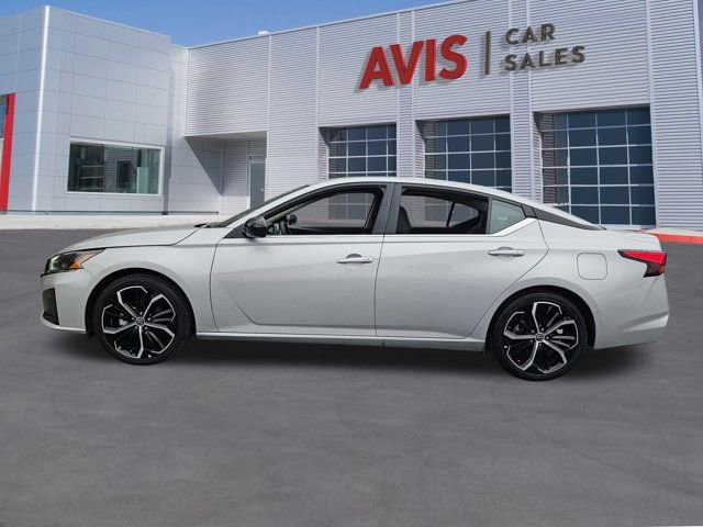 Used 2025 Nissan Altima 2.5 SR image 10